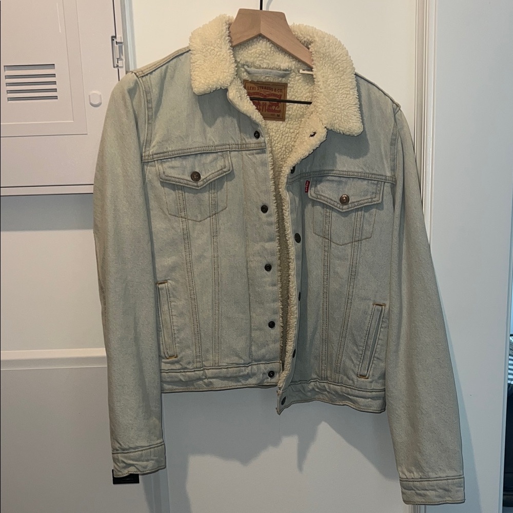 Levi's Women's Light Blue Denim Jacket with Sherpa Lining
